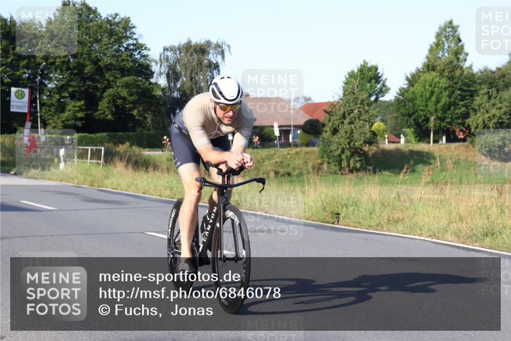 25.08.2024 - Elbe Triathlon Hamburg Fuchs,  Jonas http://msf.ph/oto/6846078 25.08.2024 09:07:37 Radfahren 316, 99, 37 meine-sportfotos.de