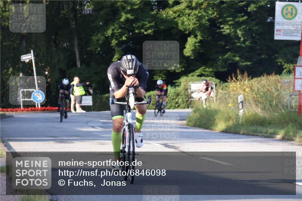25.08.2024 - Elbe Triathlon Hamburg Fuchs,  Jonas http://msf.ph/oto/6846098 25.08.2024 09:07:40 Radfahren 316, 99, 37, 39, 89 meine-sportfotos.de