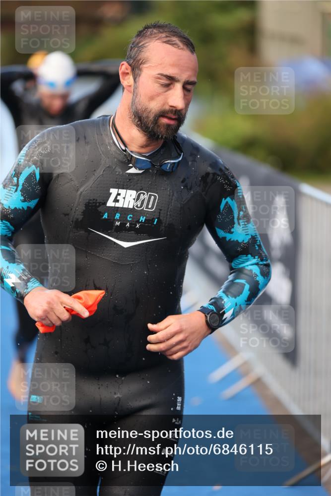 25.08.2024 - Elbe Triathlon Hamburg H.Heesch http://msf.ph/oto/6846115 25.08.2024 08:48:55 Schwimmen 114, 133, 143, 170, 177 meine-sportfotos.de