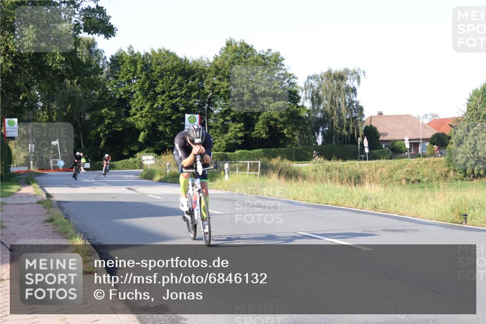 25.08.2024 - Elbe Triathlon Hamburg Fuchs,  Jonas http://msf.ph/oto/6846132 25.08.2024 09:07:41 Radfahren 99, 37, 39, 89 meine-sportfotos.de