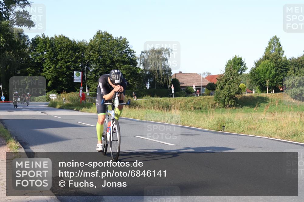 25.08.2024 - Elbe Triathlon Hamburg Fuchs,  Jonas http://msf.ph/oto/6846141 25.08.2024 09:07:42 Radfahren 99, 37, 39, 89, 188 meine-sportfotos.de
