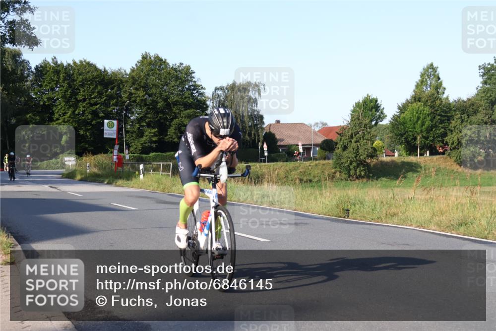 25.08.2024 - Elbe Triathlon Hamburg Fuchs,  Jonas http://msf.ph/oto/6846145 25.08.2024 09:07:42 Radfahren 99, 37, 39, 89, 188 meine-sportfotos.de