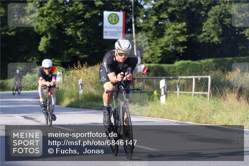 25.08.2024 - Elbe Triathlon Hamburg Fuchs,  Jonas http://msf.ph/oto/6846147 25.08.2024 09:07:45 Radfahren 37, 39, 89, 188, 197 meine-sportfotos.de