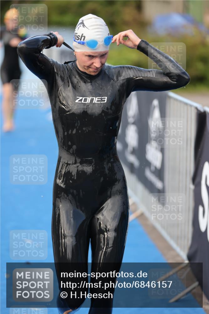 25.08.2024 - Elbe Triathlon Hamburg H.Heesch http://msf.ph/oto/6846157 25.08.2024 08:48:56 Schwimmen 114, 133, 143, 170, 177 meine-sportfotos.de