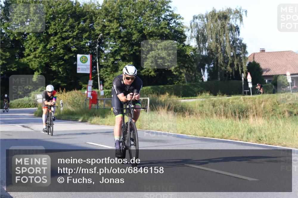 25.08.2024 - Elbe Triathlon Hamburg Fuchs,  Jonas http://msf.ph/oto/6846158 25.08.2024 09:07:45 Radfahren 37, 39, 89, 188, 197 meine-sportfotos.de