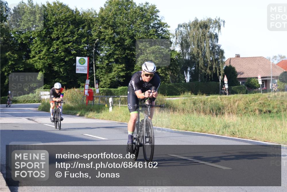 25.08.2024 - Elbe Triathlon Hamburg Fuchs,  Jonas http://msf.ph/oto/6846162 25.08.2024 09:07:45 Radfahren 37, 39, 89, 188, 197 meine-sportfotos.de