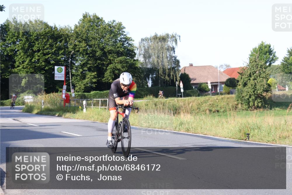 25.08.2024 - Elbe Triathlon Hamburg Fuchs,  Jonas http://msf.ph/oto/6846172 25.08.2024 09:07:47 Radfahren 37, 39, 89, 188, 197, 81 meine-sportfotos.de