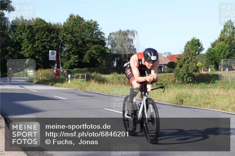 25.08.2024 - Elbe Triathlon Hamburg Fuchs,  Jonas http://msf.ph/oto/6846201 25.08.2024 09:07:48 Radfahren 39, 89, 188, 197, 81 meine-sportfotos.de