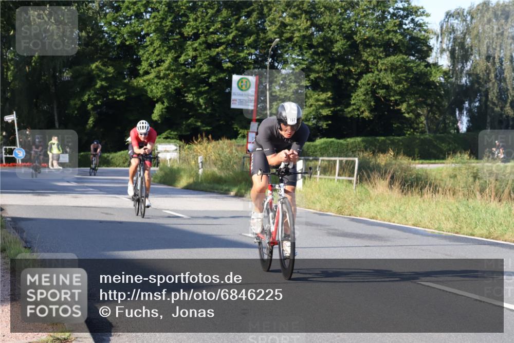 25.08.2024 - Elbe Triathlon Hamburg Fuchs,  Jonas http://msf.ph/oto/6846225 25.08.2024 09:07:51 Radfahren 39, 89, 188, 197, 81, 294, 92 meine-sportfotos.de