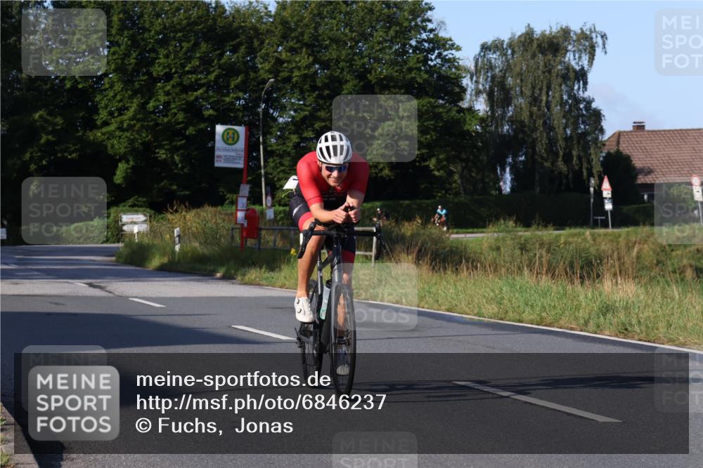 25.08.2024 - Elbe Triathlon Hamburg Fuchs,  Jonas http://msf.ph/oto/6846237 25.08.2024 09:07:52 Radfahren 89, 188, 197, 81, 294, 92 meine-sportfotos.de