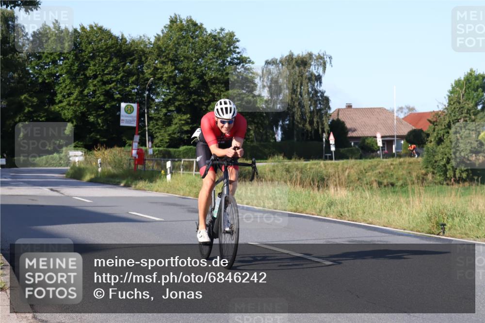 25.08.2024 - Elbe Triathlon Hamburg Fuchs,  Jonas http://msf.ph/oto/6846242 25.08.2024 09:07:52 Radfahren 89, 188, 197, 81, 294, 92 meine-sportfotos.de