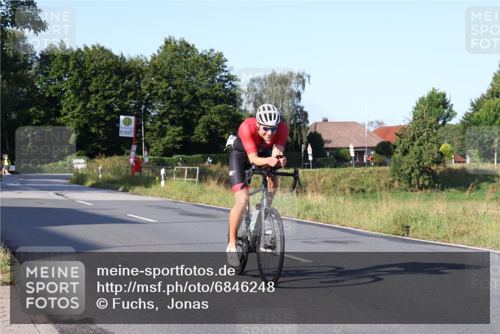25.08.2024 - Elbe Triathlon Hamburg Fuchs,  Jonas http://msf.ph/oto/6846248 25.08.2024 09:07:53 Radfahren 188, 197, 81, 294, 92 meine-sportfotos.de