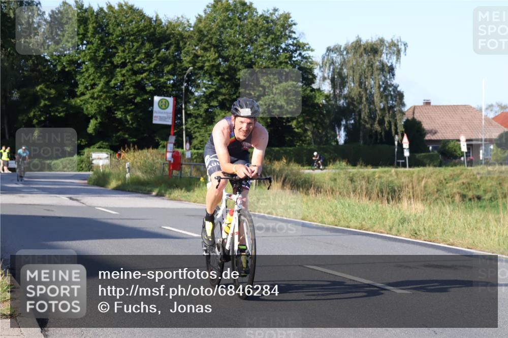 25.08.2024 - Elbe Triathlon Hamburg Fuchs,  Jonas http://msf.ph/oto/6846284 25.08.2024 09:07:57 Radfahren 197, 81, 294, 92, 169, 180, 311 meine-sportfotos.de