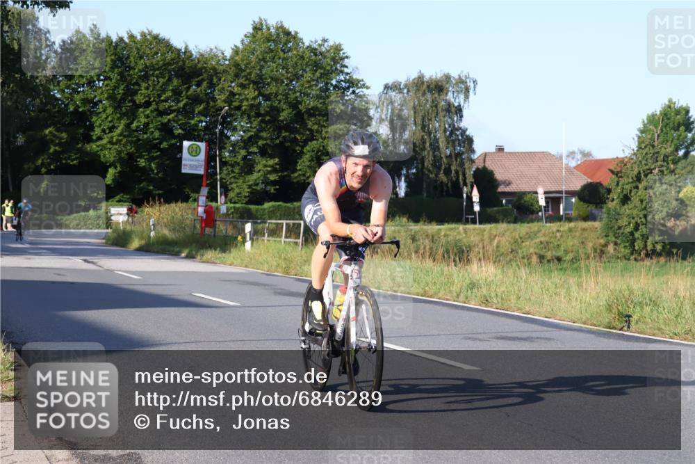 25.08.2024 - Elbe Triathlon Hamburg Fuchs,  Jonas http://msf.ph/oto/6846289 25.08.2024 09:07:57 Radfahren 197, 81, 294, 92, 169, 180, 311 meine-sportfotos.de