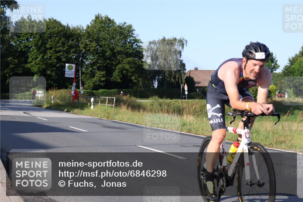 25.08.2024 - Elbe Triathlon Hamburg Fuchs,  Jonas http://msf.ph/oto/6846298 25.08.2024 09:07:57 Radfahren 197, 81, 294, 92, 169, 180, 311 meine-sportfotos.de