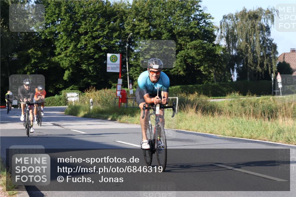 25.08.2024 - Elbe Triathlon Hamburg Fuchs,  Jonas http://msf.ph/oto/6846319 25.08.2024 09:08:01 Radfahren 294, 92, 169, 180, 311, 34 meine-sportfotos.de