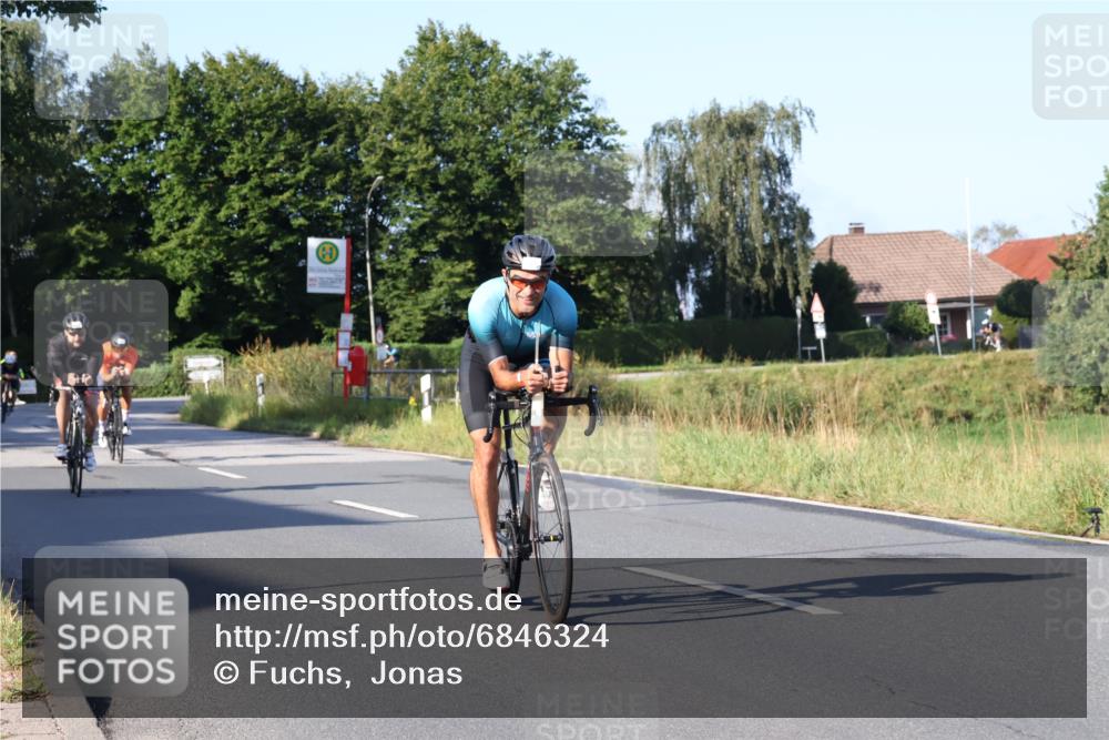 25.08.2024 - Elbe Triathlon Hamburg Fuchs,  Jonas http://msf.ph/oto/6846324 25.08.2024 09:08:02 Radfahren 92, 169, 180, 311, 34 meine-sportfotos.de