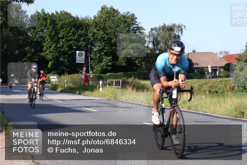25.08.2024 - Elbe Triathlon Hamburg Fuchs,  Jonas http://msf.ph/oto/6846334 25.08.2024 09:08:02 Radfahren 92, 169, 180, 311, 34 meine-sportfotos.de
