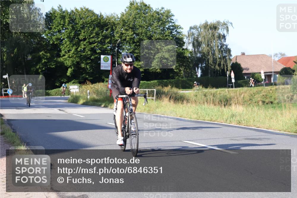 25.08.2024 - Elbe Triathlon Hamburg Fuchs,  Jonas http://msf.ph/oto/6846351 25.08.2024 09:08:03 Radfahren 169, 180, 311, 34 meine-sportfotos.de
