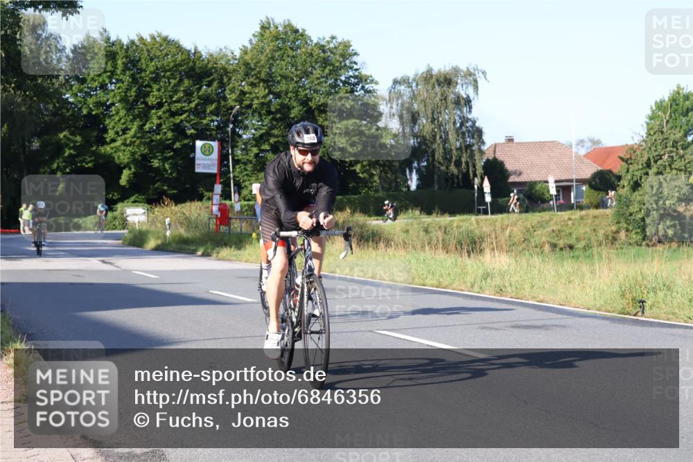 25.08.2024 - Elbe Triathlon Hamburg Fuchs,  Jonas http://msf.ph/oto/6846356 25.08.2024 09:08:03 Radfahren 169, 180, 311, 34 meine-sportfotos.de