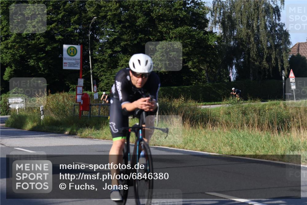 25.08.2024 - Elbe Triathlon Hamburg Fuchs,  Jonas http://msf.ph/oto/6846380 25.08.2024 09:08:06 Radfahren 169, 180, 311, 34, 167, 274 meine-sportfotos.de