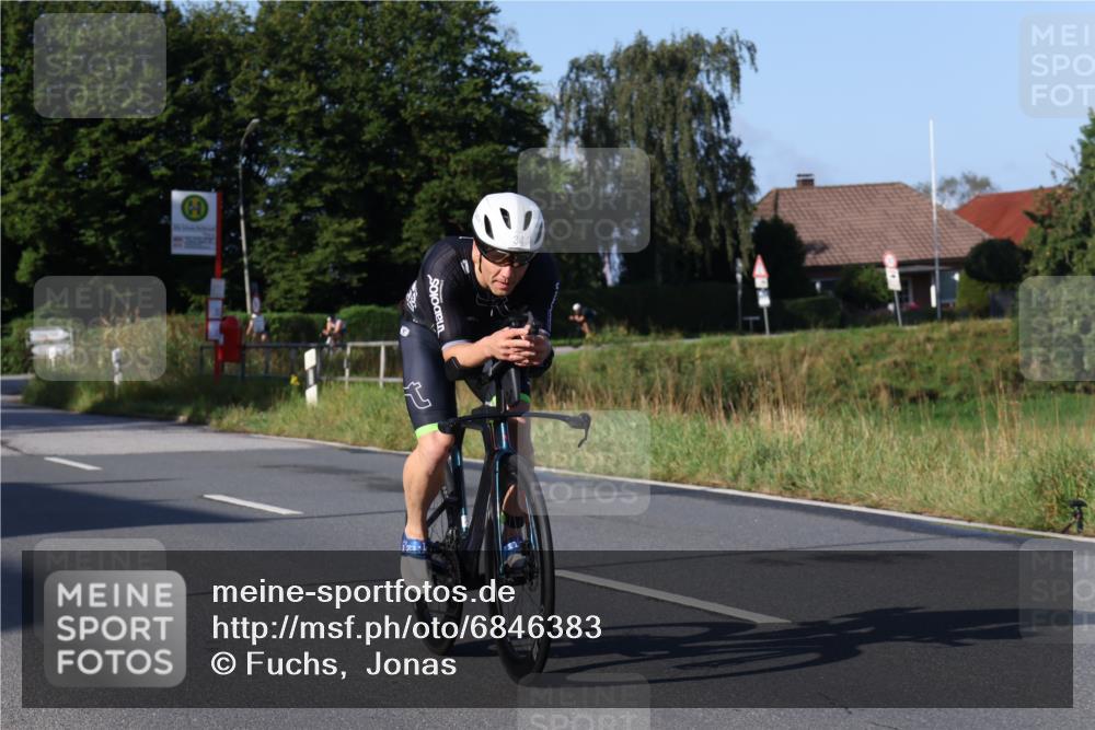 25.08.2024 - Elbe Triathlon Hamburg Fuchs,  Jonas http://msf.ph/oto/6846383 25.08.2024 09:08:06 Radfahren 169, 180, 311, 34, 167, 274 meine-sportfotos.de