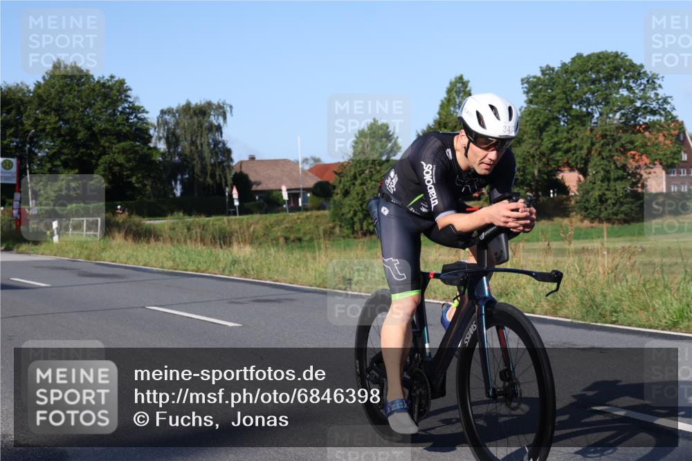 25.08.2024 - Elbe Triathlon Hamburg Fuchs,  Jonas http://msf.ph/oto/6846398 25.08.2024 09:08:07 Radfahren 169, 180, 311, 34, 167, 274 meine-sportfotos.de