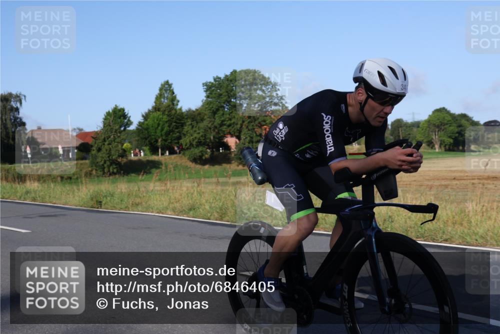 25.08.2024 - Elbe Triathlon Hamburg Fuchs,  Jonas http://msf.ph/oto/6846405 25.08.2024 09:08:07 Radfahren 169, 180, 311, 34, 167, 274 meine-sportfotos.de