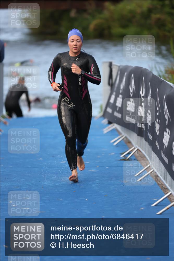 25.08.2024 - Elbe Triathlon Hamburg H.Heesch http://msf.ph/oto/6846417 25.08.2024 08:49:48 Schwimmen 108 meine-sportfotos.de