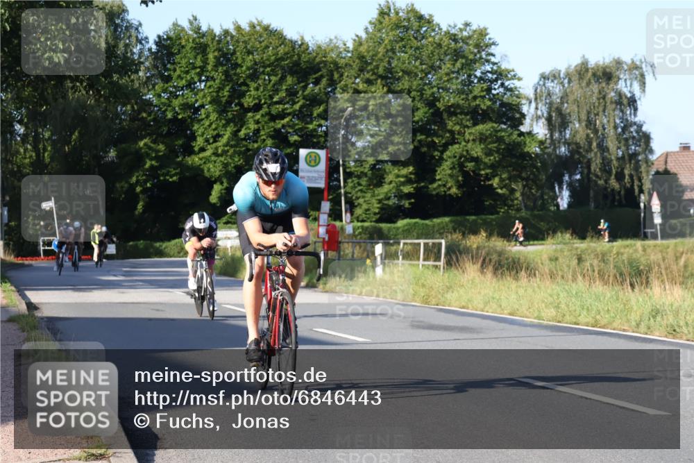 25.08.2024 - Elbe Triathlon Hamburg Fuchs,  Jonas http://msf.ph/oto/6846443 25.08.2024 09:08:11 Radfahren 34, 167, 274, 204, 275, 236 meine-sportfotos.de
