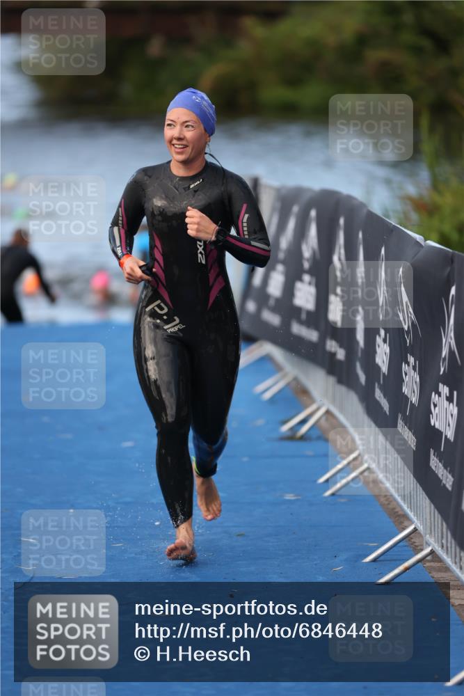 25.08.2024 - Elbe Triathlon Hamburg H.Heesch http://msf.ph/oto/6846448 25.08.2024 08:49:48 Schwimmen 108 meine-sportfotos.de