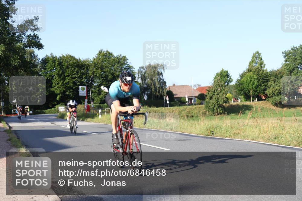 25.08.2024 - Elbe Triathlon Hamburg Fuchs,  Jonas http://msf.ph/oto/6846458 25.08.2024 09:08:11 Radfahren 34, 167, 274, 204, 275, 236 meine-sportfotos.de