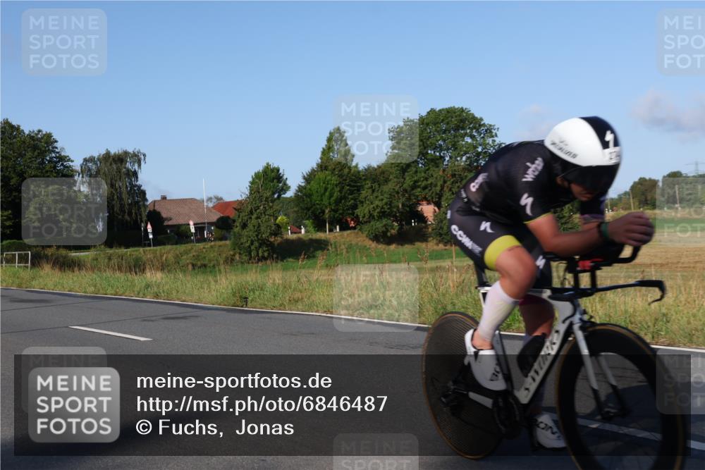 25.08.2024 - Elbe Triathlon Hamburg Fuchs,  Jonas http://msf.ph/oto/6846487 25.08.2024 09:08:13 Radfahren 167, 274, 204, 275, 236 meine-sportfotos.de