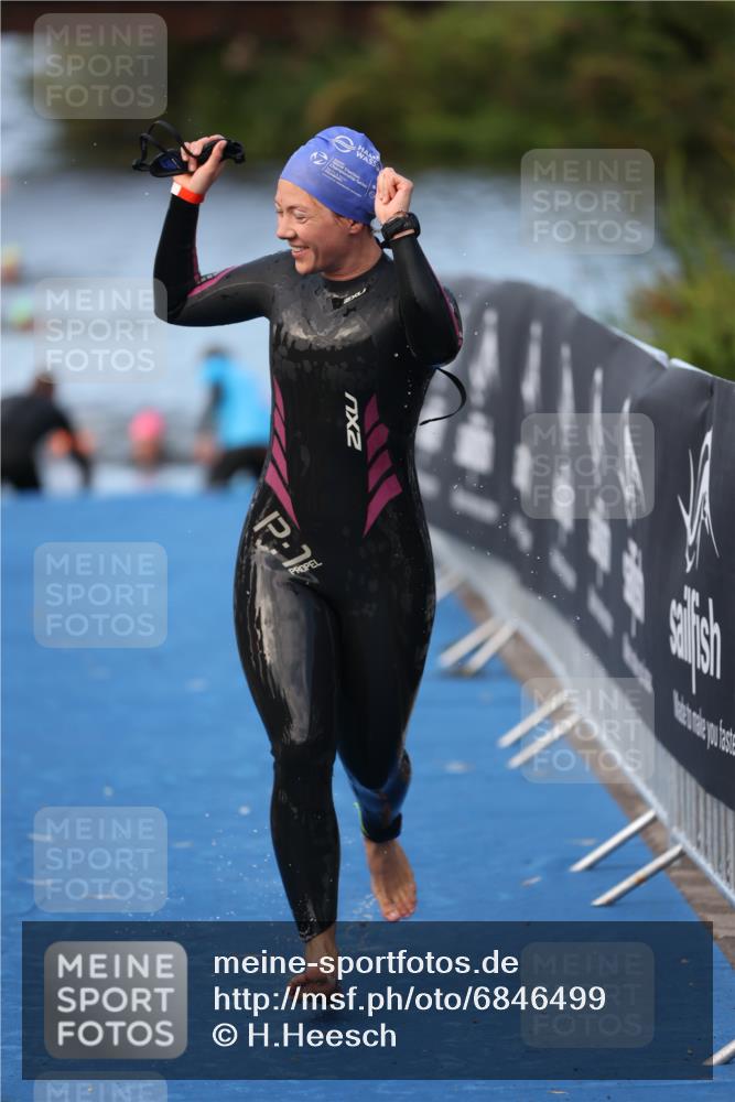25.08.2024 - Elbe Triathlon Hamburg H.Heesch http://msf.ph/oto/6846499 25.08.2024 08:49:49 Schwimmen 108 meine-sportfotos.de