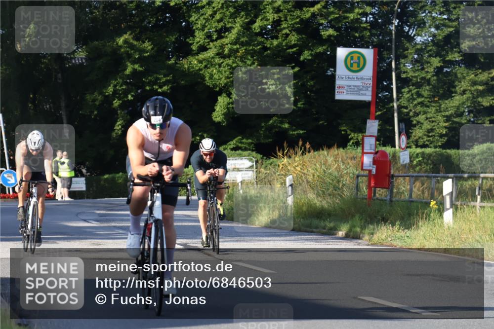 25.08.2024 - Elbe Triathlon Hamburg Fuchs,  Jonas http://msf.ph/oto/6846503 25.08.2024 09:08:14 Radfahren 167, 274, 204, 275, 236, 42 meine-sportfotos.de