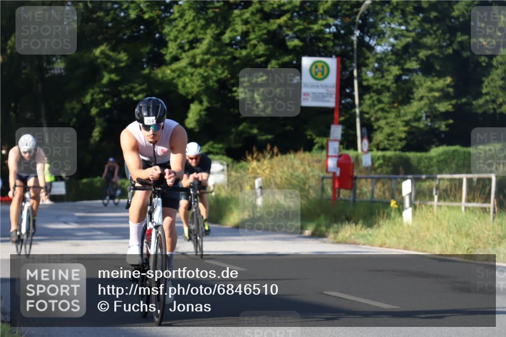 25.08.2024 - Elbe Triathlon Hamburg Fuchs,  Jonas http://msf.ph/oto/6846510 25.08.2024 09:08:14 Radfahren 167, 274, 204, 275, 236, 42 meine-sportfotos.de