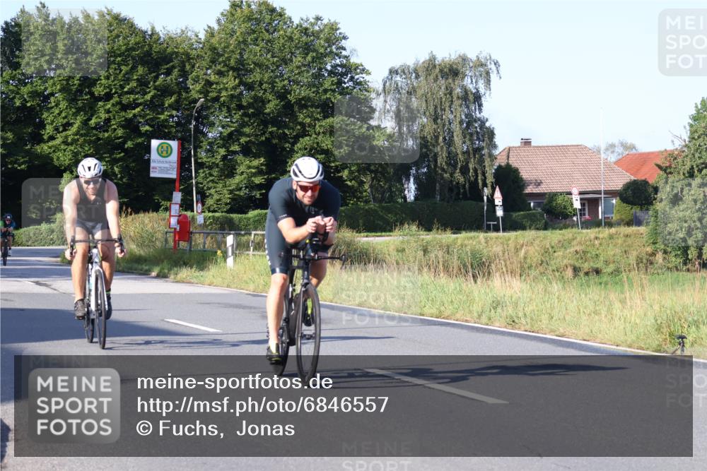 25.08.2024 - Elbe Triathlon Hamburg Fuchs,  Jonas http://msf.ph/oto/6846557 25.08.2024 09:08:16 Radfahren 167, 274, 204, 275, 236, 42, 153 meine-sportfotos.de