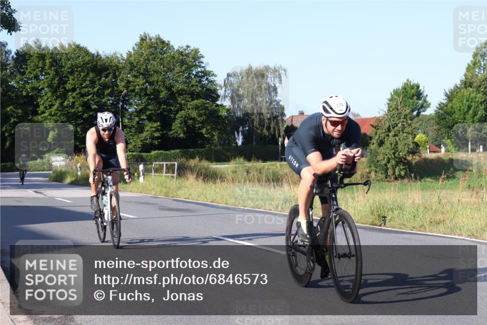 25.08.2024 - Elbe Triathlon Hamburg Fuchs,  Jonas http://msf.ph/oto/6846573 25.08.2024 09:08:17 Radfahren 274, 204, 275, 236, 42, 153 meine-sportfotos.de