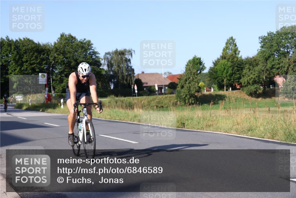 25.08.2024 - Elbe Triathlon Hamburg Fuchs,  Jonas http://msf.ph/oto/6846589 25.08.2024 09:08:17 Radfahren 274, 204, 275, 236, 42, 153 meine-sportfotos.de