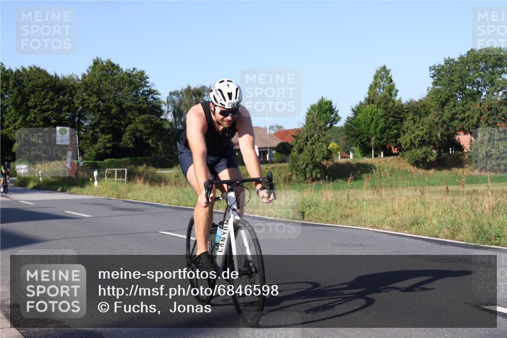 25.08.2024 - Elbe Triathlon Hamburg Fuchs,  Jonas http://msf.ph/oto/6846598 25.08.2024 09:08:17 Radfahren 274, 204, 275, 236, 42, 153 meine-sportfotos.de