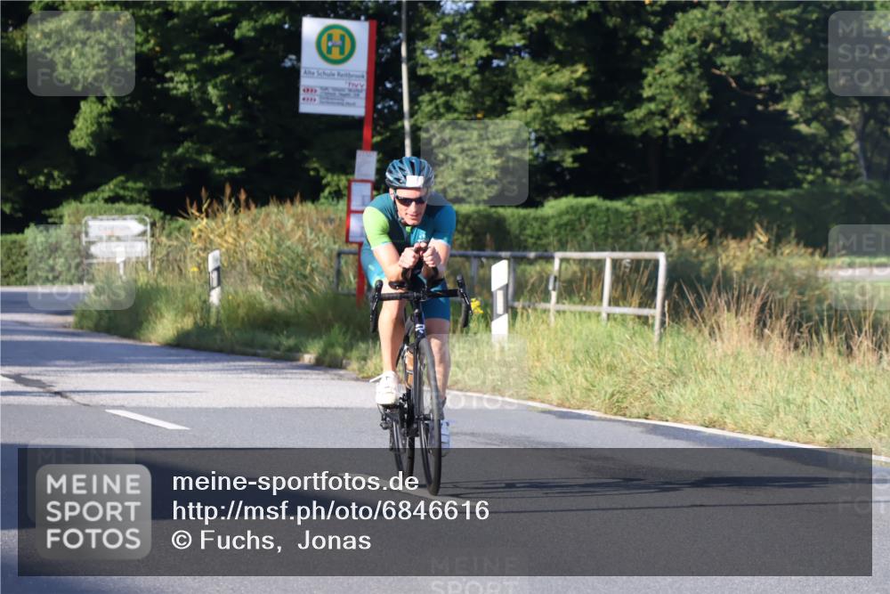 25.08.2024 - Elbe Triathlon Hamburg Fuchs,  Jonas http://msf.ph/oto/6846616 25.08.2024 09:08:19 Radfahren 204, 275, 236, 42, 153, 120 meine-sportfotos.de