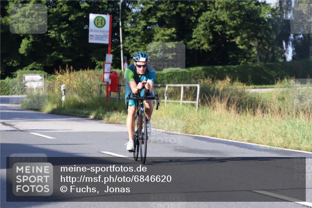25.08.2024 - Elbe Triathlon Hamburg Fuchs,  Jonas http://msf.ph/oto/6846620 25.08.2024 09:08:19 Radfahren 204, 275, 236, 42, 153, 120 meine-sportfotos.de
