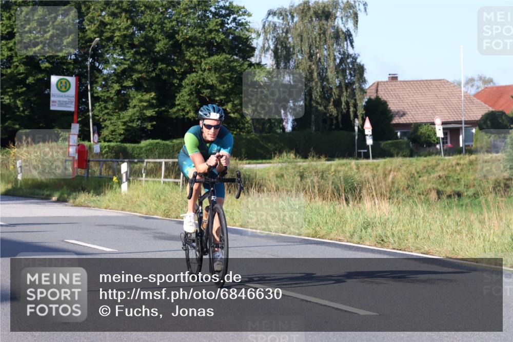 25.08.2024 - Elbe Triathlon Hamburg Fuchs,  Jonas http://msf.ph/oto/6846630 25.08.2024 09:08:20 Radfahren 204, 275, 236, 42, 153, 120 meine-sportfotos.de