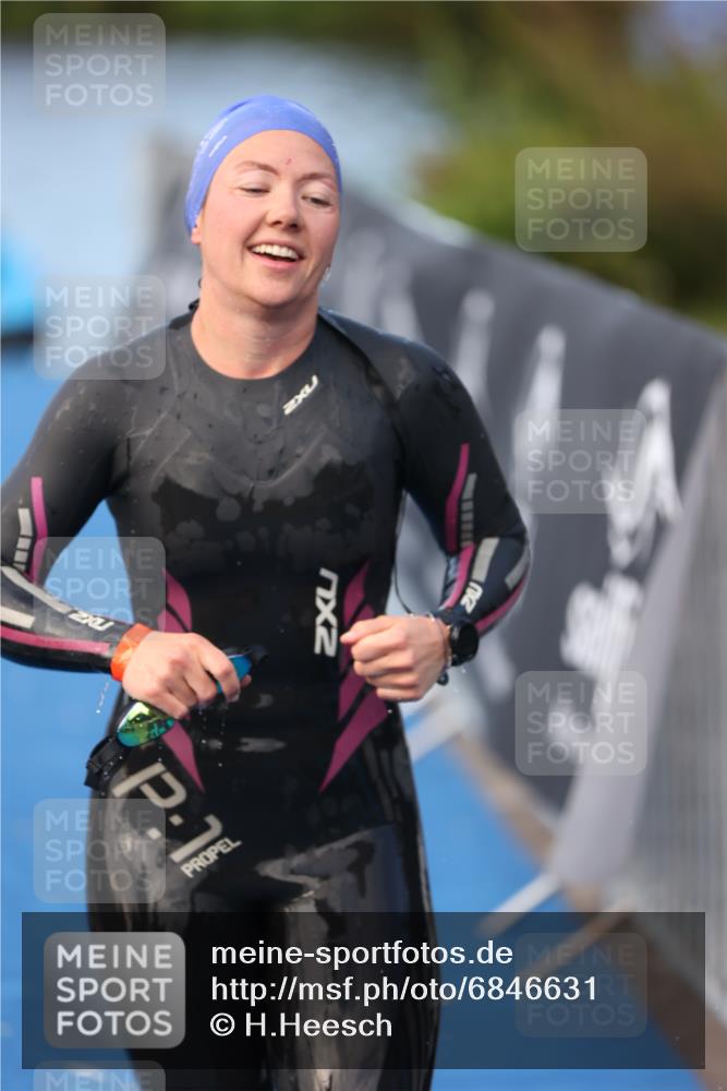 25.08.2024 - Elbe Triathlon Hamburg H.Heesch http://msf.ph/oto/6846631 25.08.2024 08:49:50 Schwimmen 108 meine-sportfotos.de