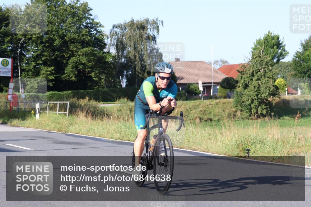 25.08.2024 - Elbe Triathlon Hamburg Fuchs,  Jonas http://msf.ph/oto/6846638 25.08.2024 09:08:20 Radfahren 204, 275, 236, 42, 153, 120 meine-sportfotos.de