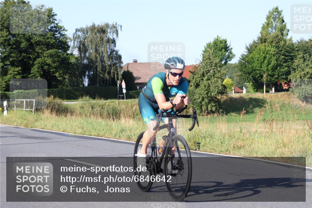 25.08.2024 - Elbe Triathlon Hamburg Fuchs,  Jonas http://msf.ph/oto/6846642 25.08.2024 09:08:20 Radfahren 204, 275, 236, 42, 153, 120 meine-sportfotos.de