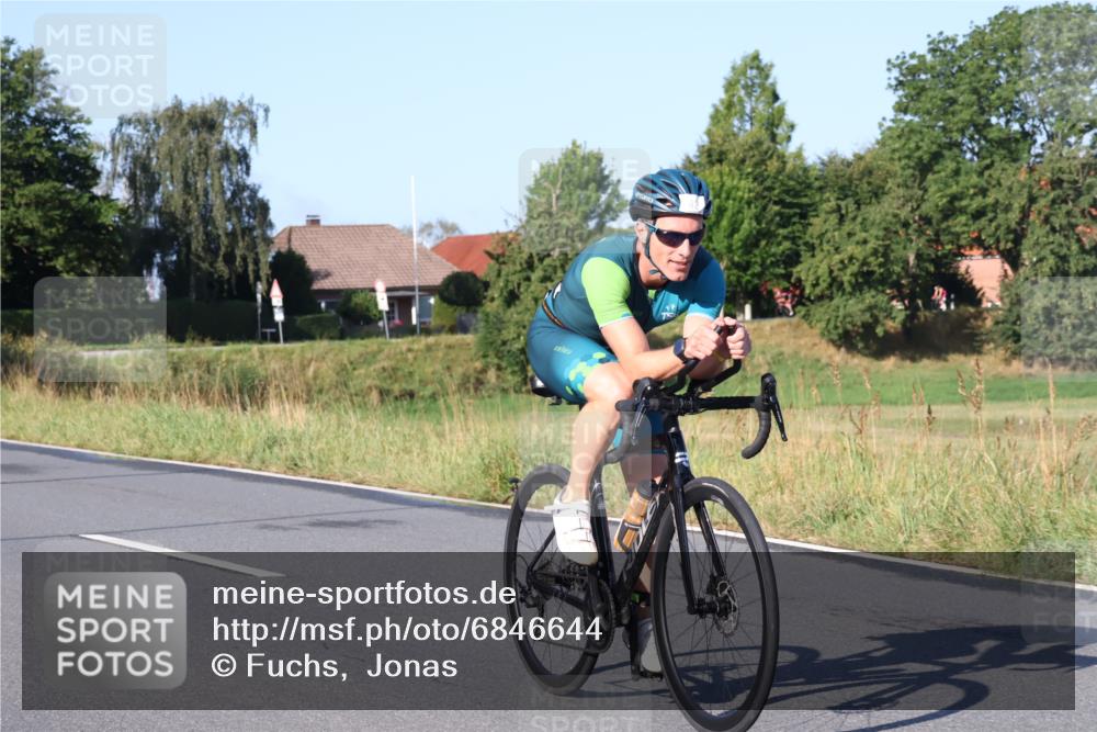 25.08.2024 - Elbe Triathlon Hamburg Fuchs,  Jonas http://msf.ph/oto/6846644 25.08.2024 09:08:21 Radfahren 275, 236, 42, 153, 120 meine-sportfotos.de