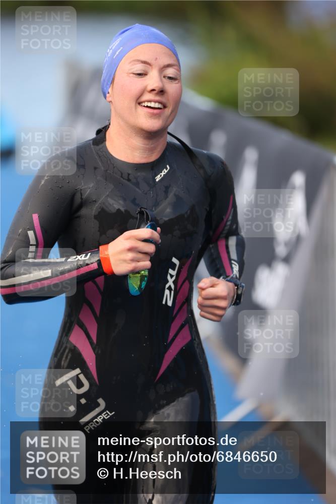 25.08.2024 - Elbe Triathlon Hamburg H.Heesch http://msf.ph/oto/6846650 25.08.2024 08:49:50 Schwimmen 108 meine-sportfotos.de