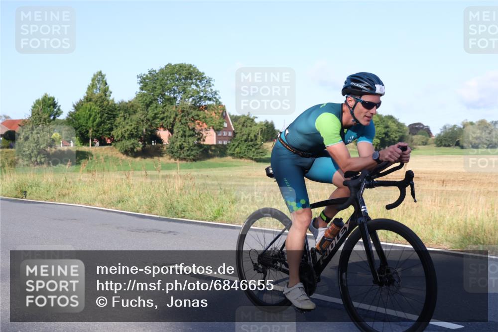 25.08.2024 - Elbe Triathlon Hamburg Fuchs,  Jonas http://msf.ph/oto/6846655 25.08.2024 09:08:21 Radfahren 275, 236, 42, 153, 120 meine-sportfotos.de