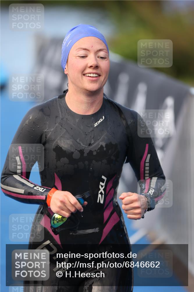25.08.2024 - Elbe Triathlon Hamburg H.Heesch http://msf.ph/oto/6846662 25.08.2024 08:49:50 Schwimmen 108 meine-sportfotos.de